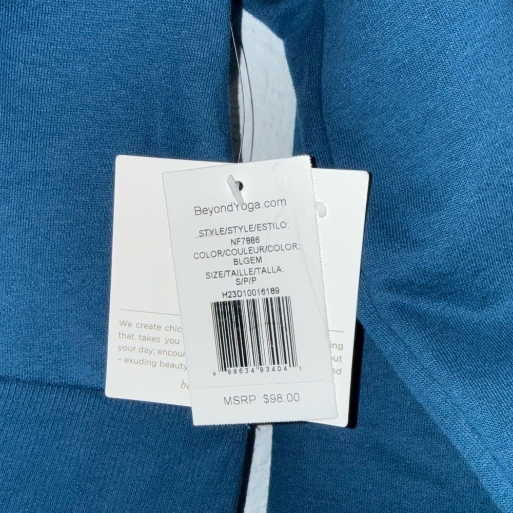NWT Beyond Yoga Uplift Cropped Pullover Blue Gem S Cozy
Luxe Deep Blue Cozycore - Picture 5 of 6
